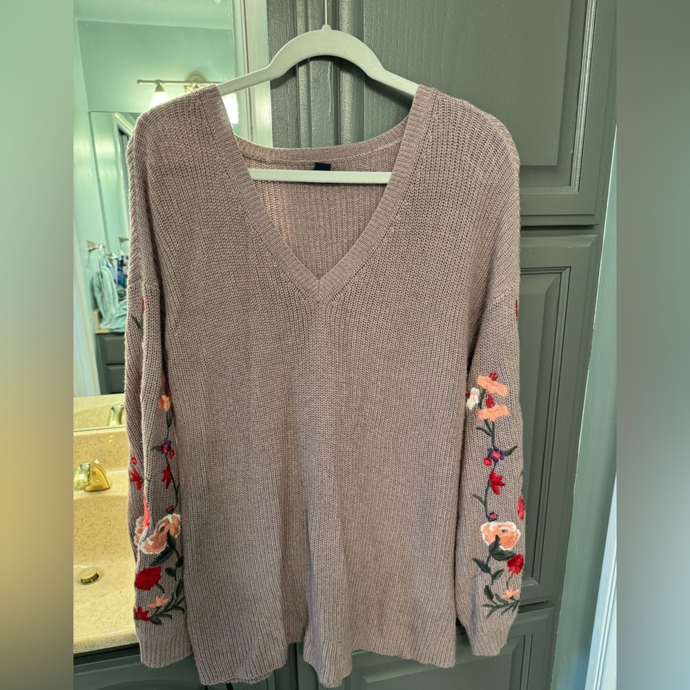 American Eagle Sweater